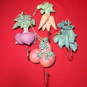 Vintage Russ Vegetable Kitchen Wall Hooks Green Beans Beetroot Carrots Tomato Se
